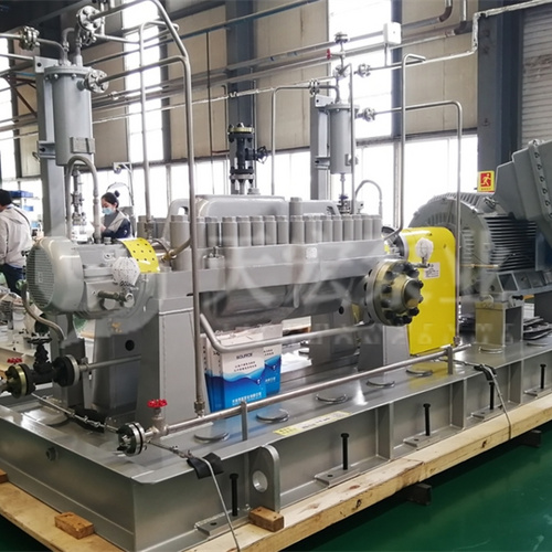 <b>API610标准耐高温高压BB3中开式多级泵</b>